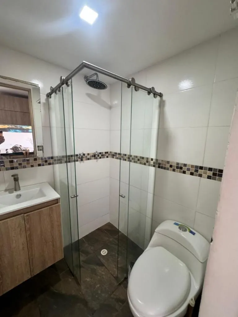 Amplio Apartastudio En Boston Medellín Apartament